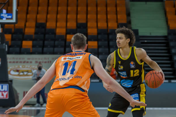 以利物浦为 以利物浦为